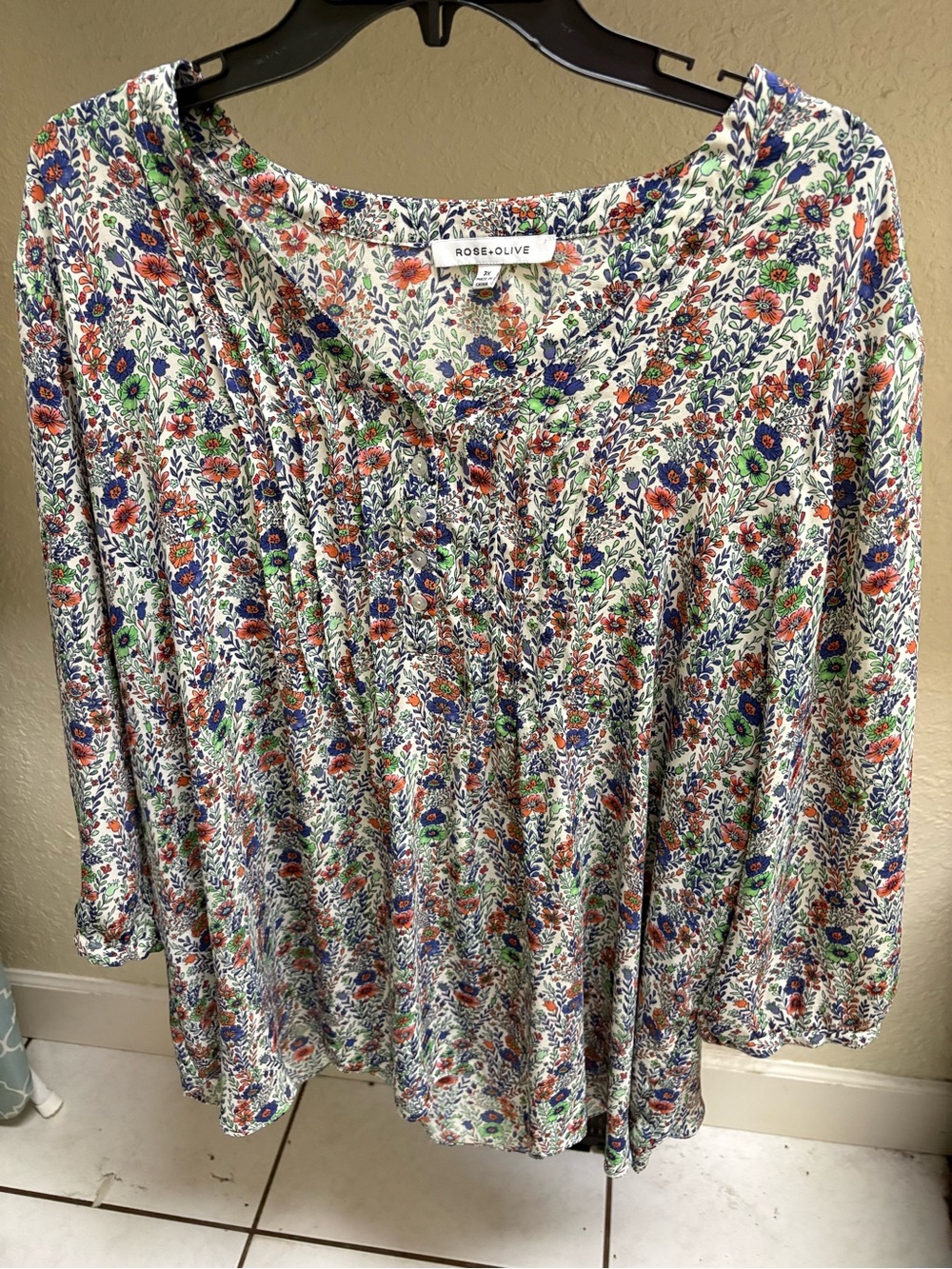 Rose & Olive White Floral Button-Front Peasant Top